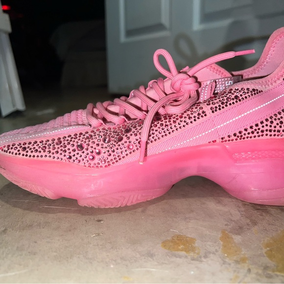 Steve Madden -8.5 - runs a half size small - Picture 3 of 4